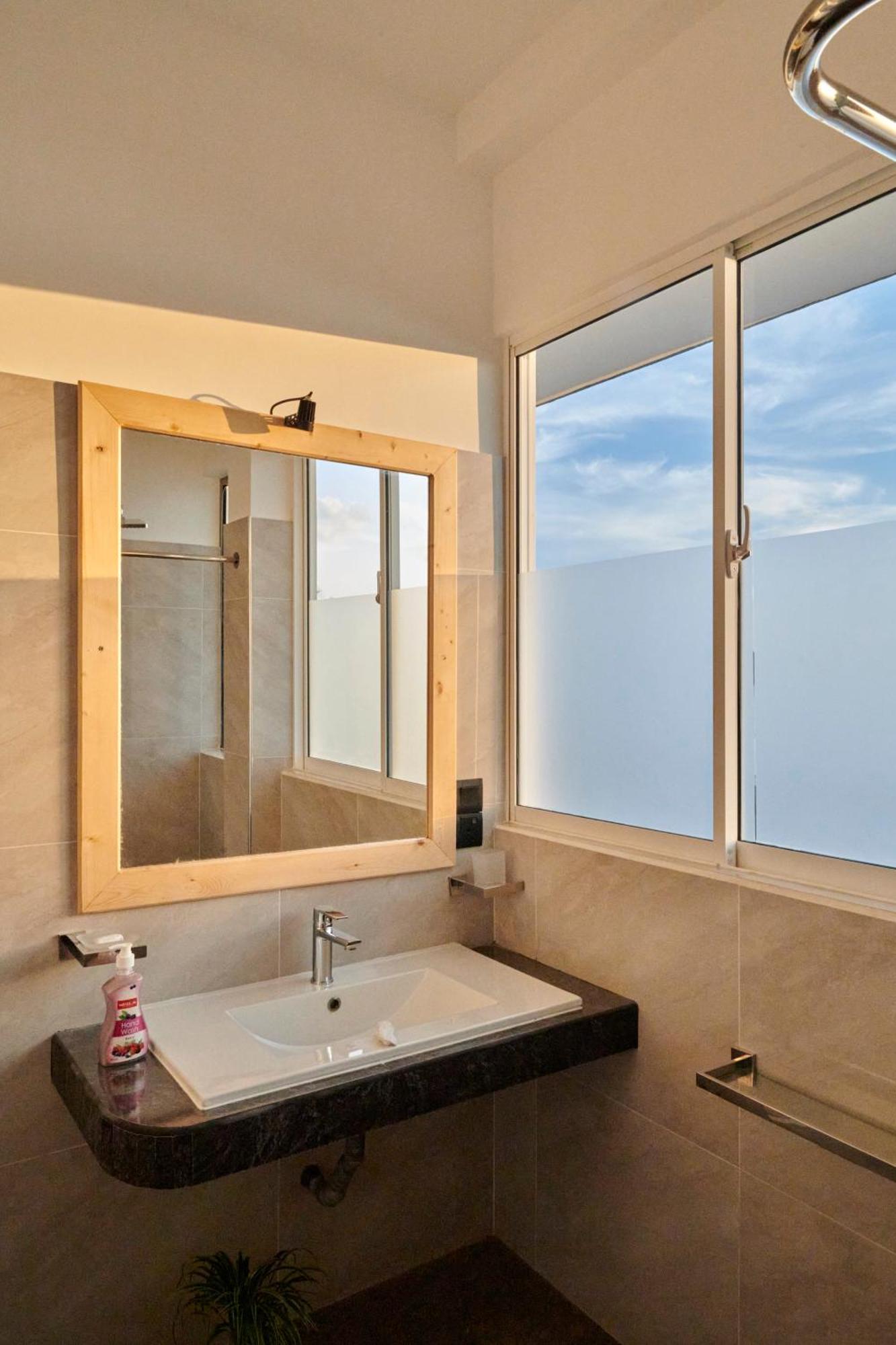 Kings Bay Beach Resort Ґалле Екстер'єр фото